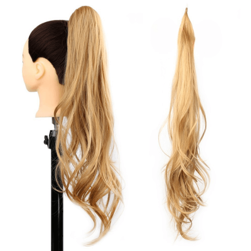 Extension queue de cheval Capellia Chic en teinte Blond, présentée seule et portée sur un mannequin